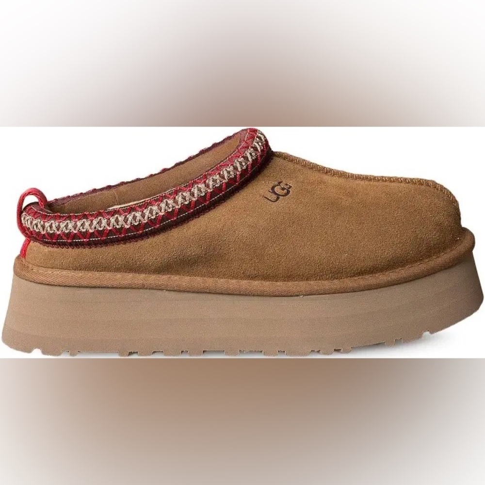 UGG Women’s Tazz Platform Slipper in chestnut. Size US 7, EU 38